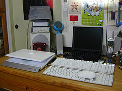 Collection Agencies help vendors with deduction issues Photo by Mitmensch0812 (No real name given), http://www.flickr.com/photos/mitmensch0812/2518815566/